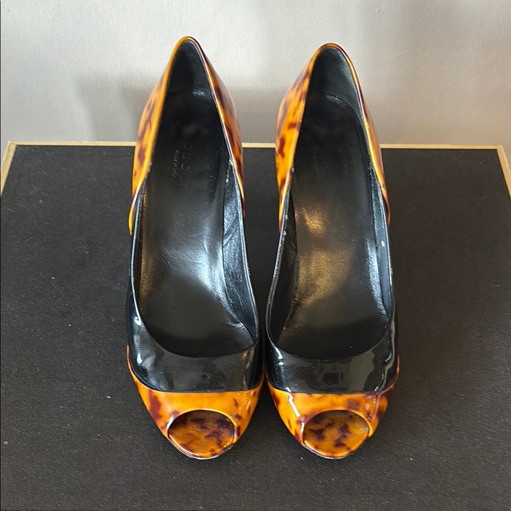 Gucci Tortoise open toe sandals with heel